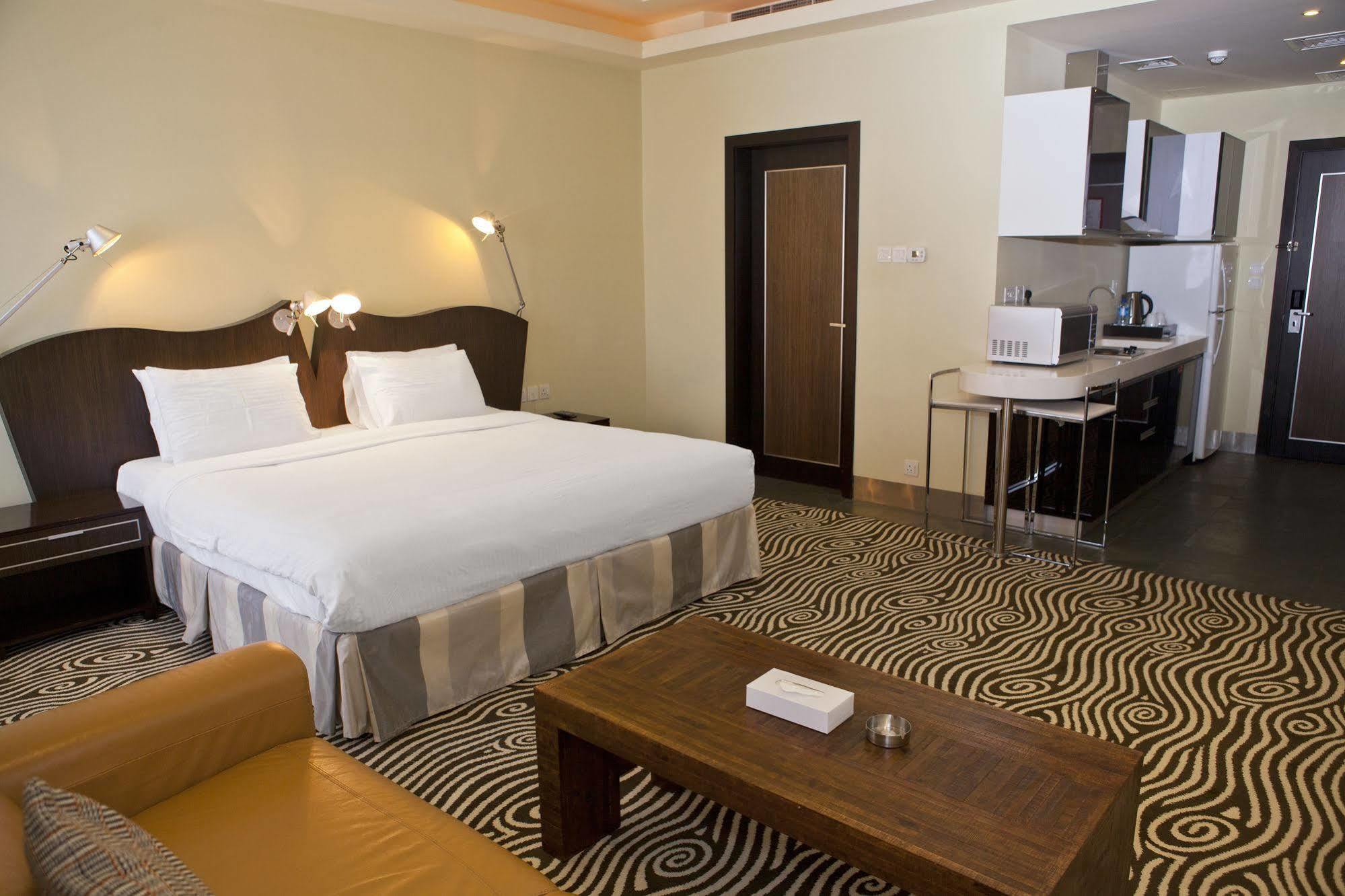 Al Raya Suites Hotel Al-Manamah Bagian luar foto