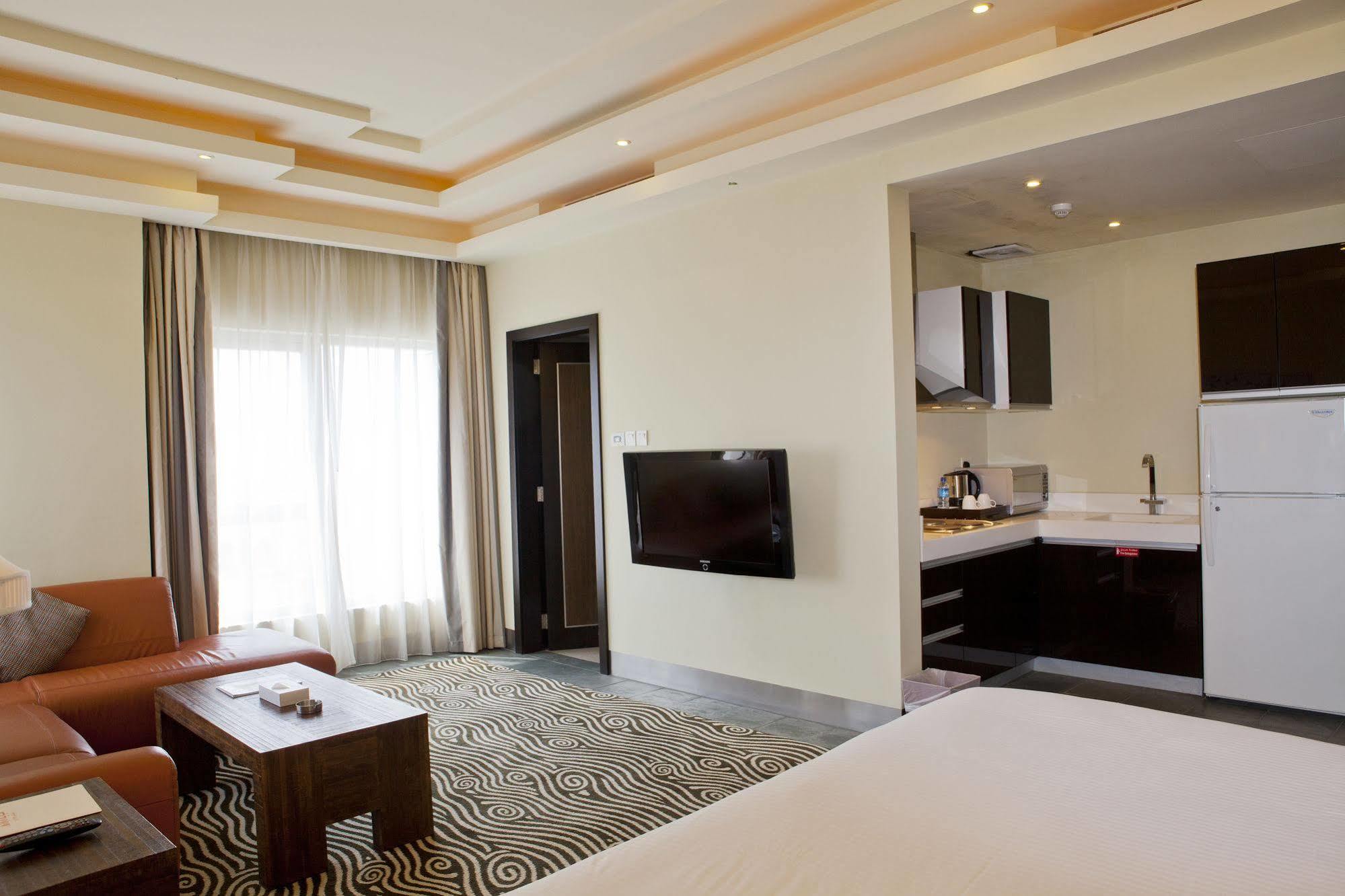 Al Raya Suites Hotel Al-Manamah Bagian luar foto