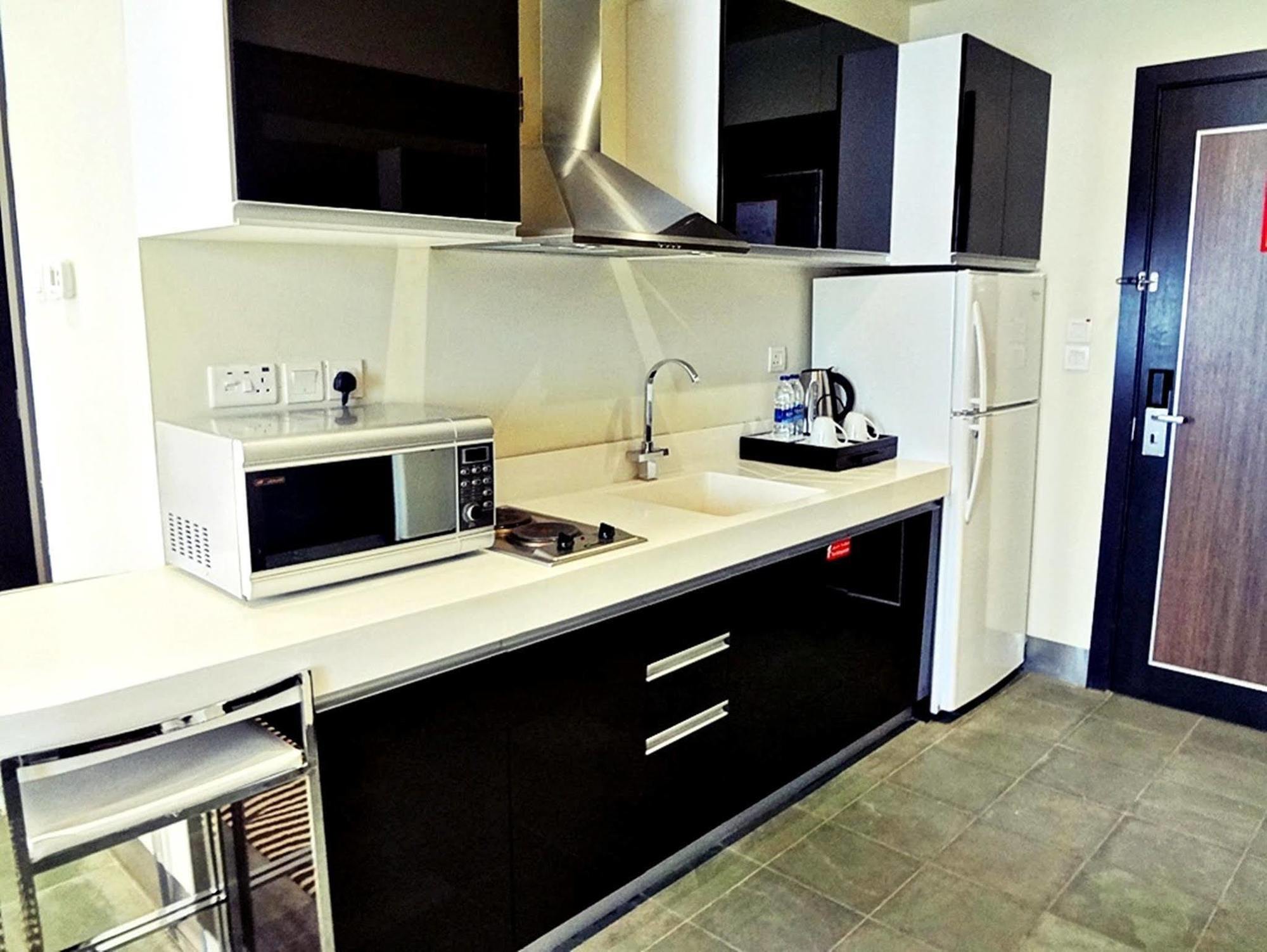 Al Raya Suites Hotel Al-Manamah Bagian luar foto