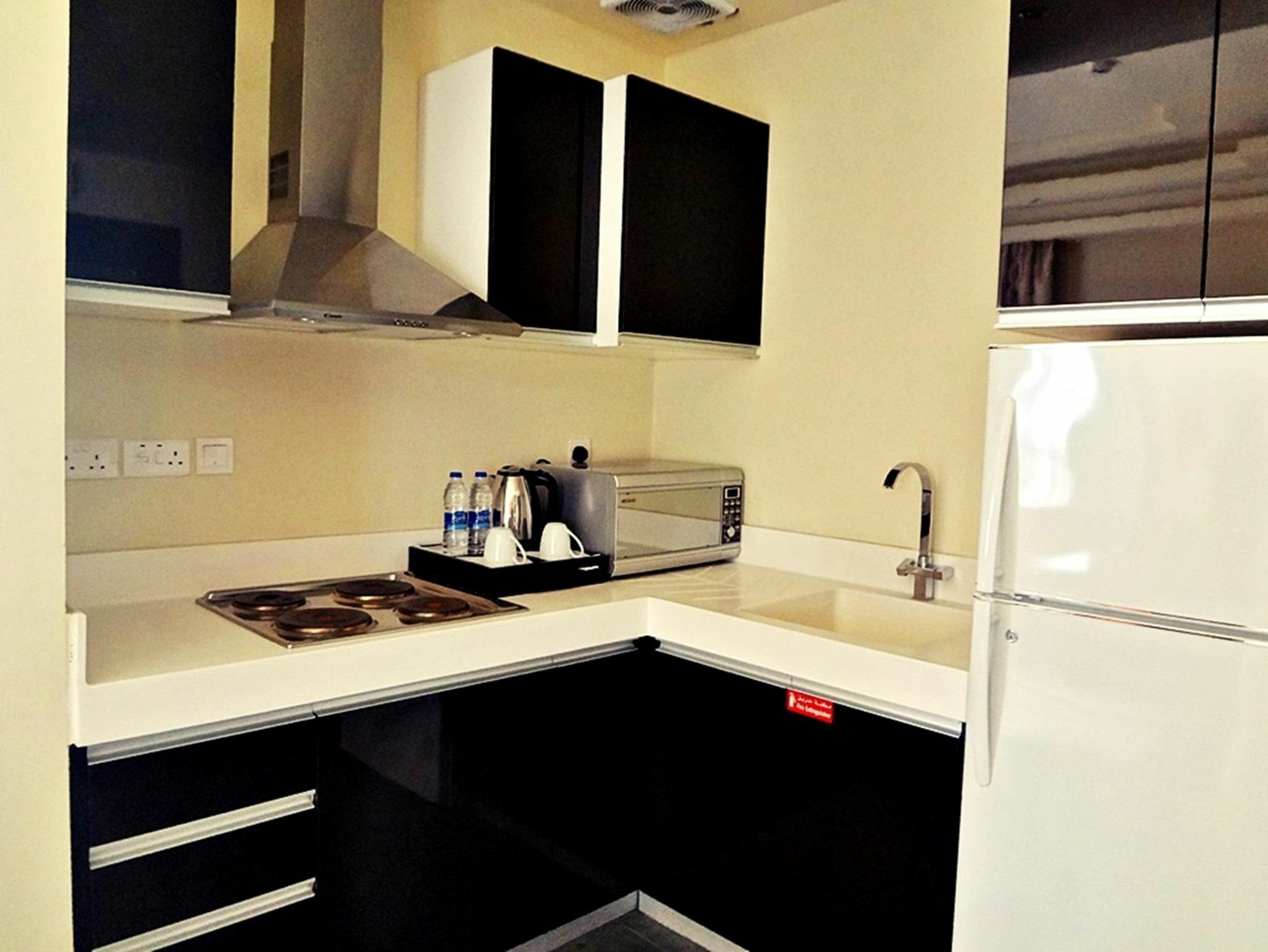 Al Raya Suites Hotel Al-Manamah Bagian luar foto